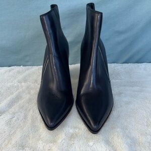 EUC Paige Leather Block Heel Ankle Boots Size 9.5 Black Womens Slip-On Heeled